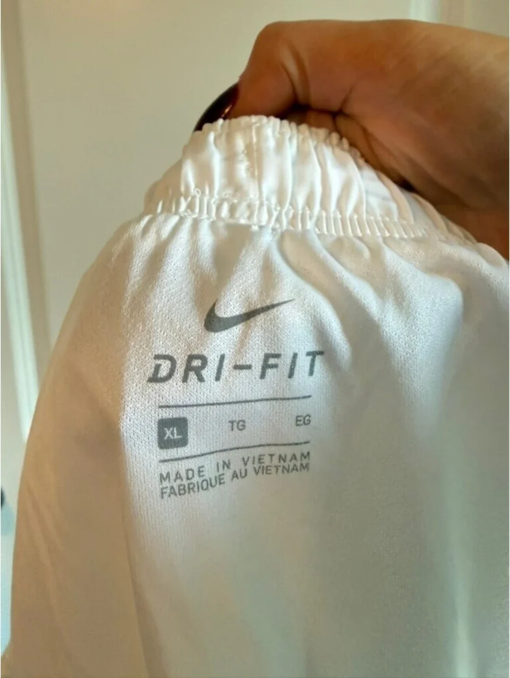 Nike Dri-FIT White Running Shorts XL | Lightweight Athletic Gym Performance